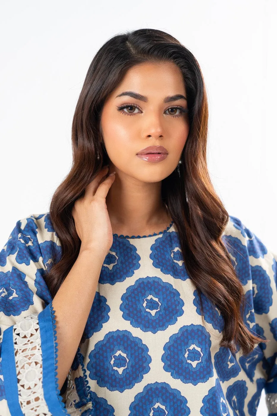2 Pc Printed Lawn Suit With Printed Cambric Trouser