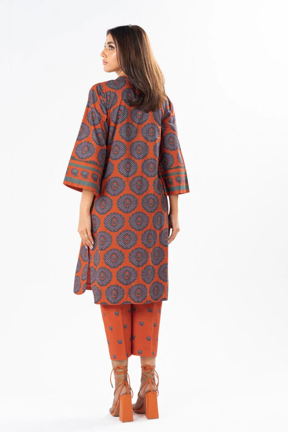 2 Pc Printed Lawn Suit With Printed Cambric Trouser