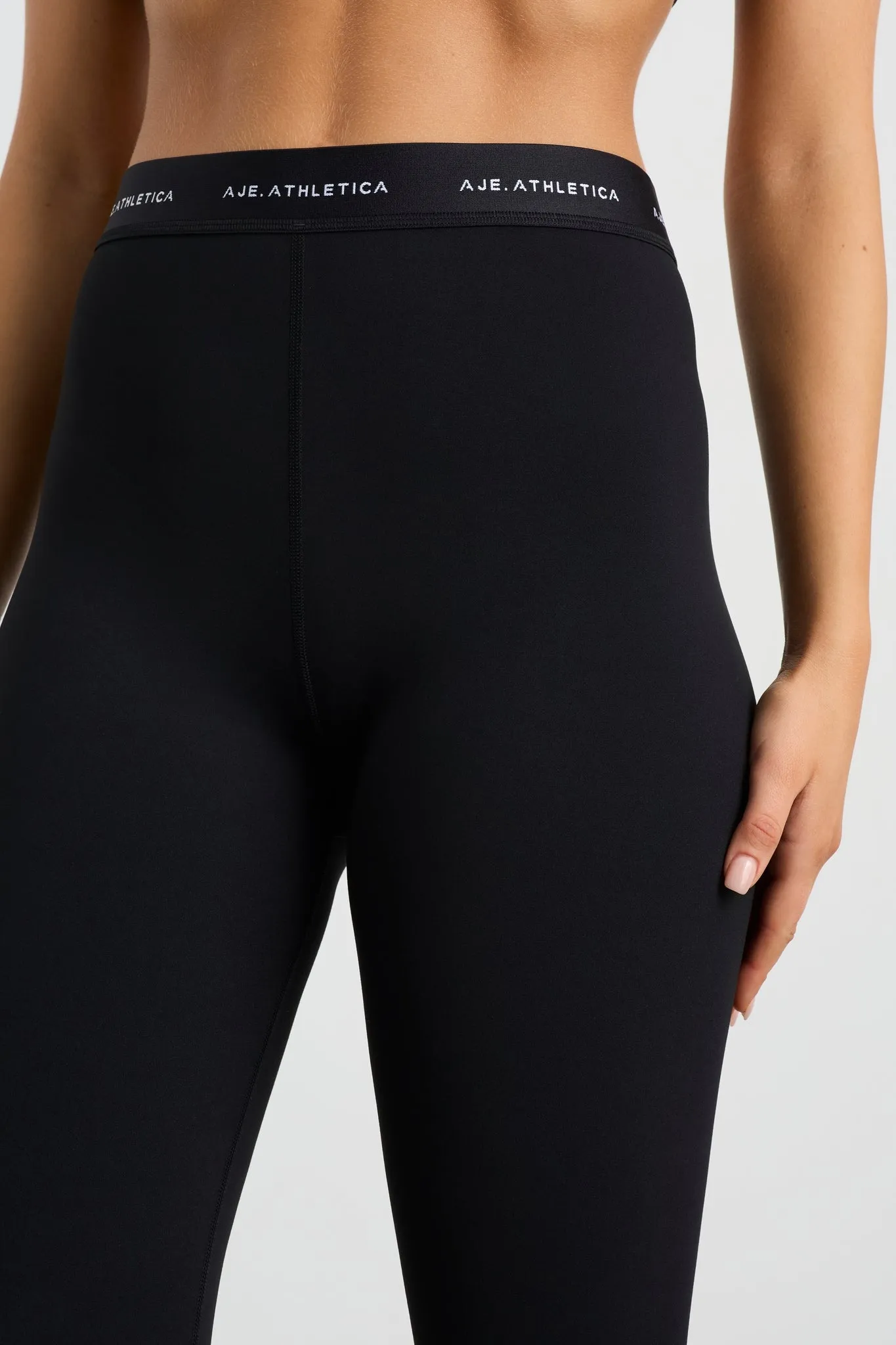 Contrast Logo 7/8 Legging 203