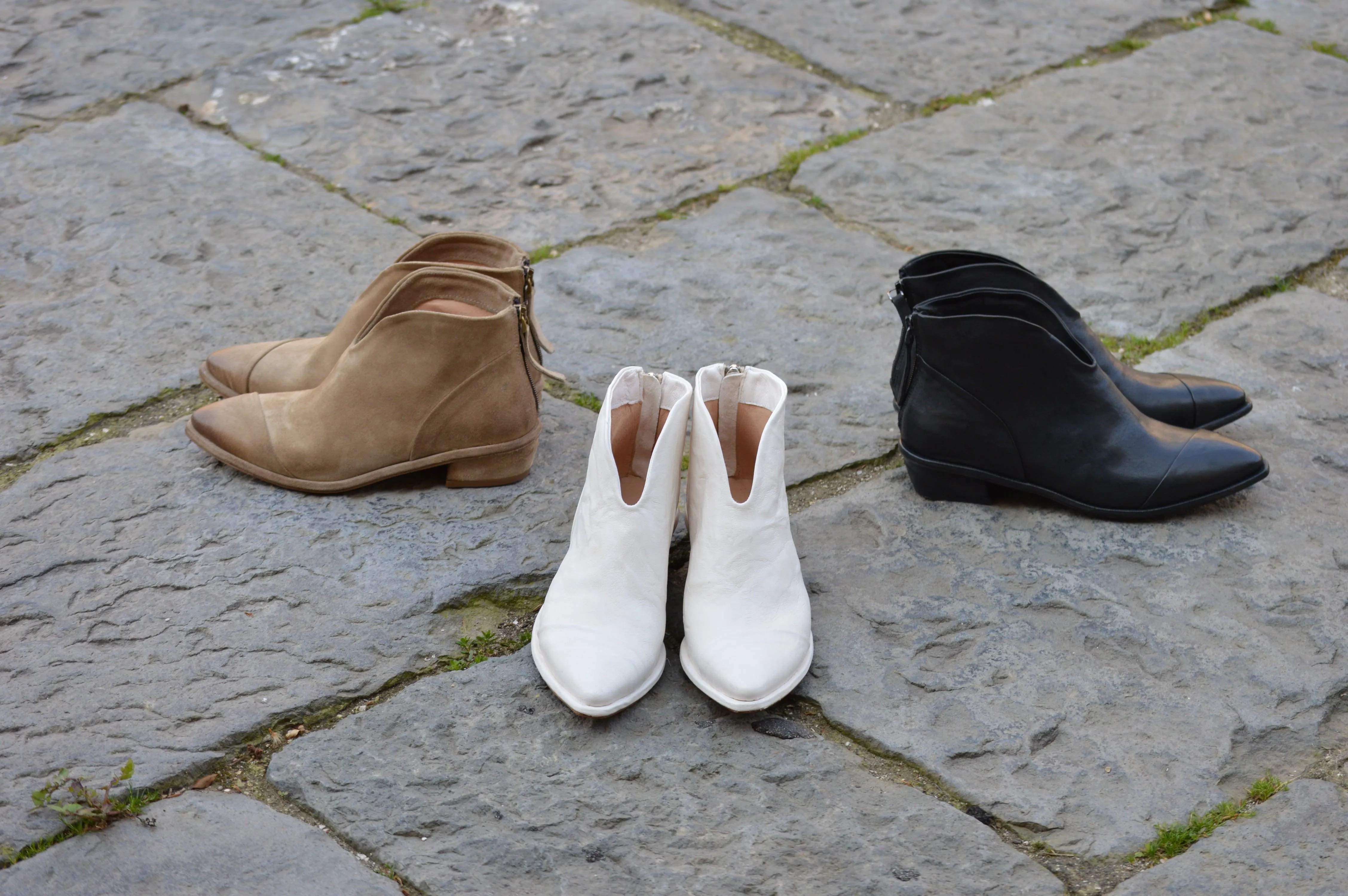 DAY 01 - Suede SAND
