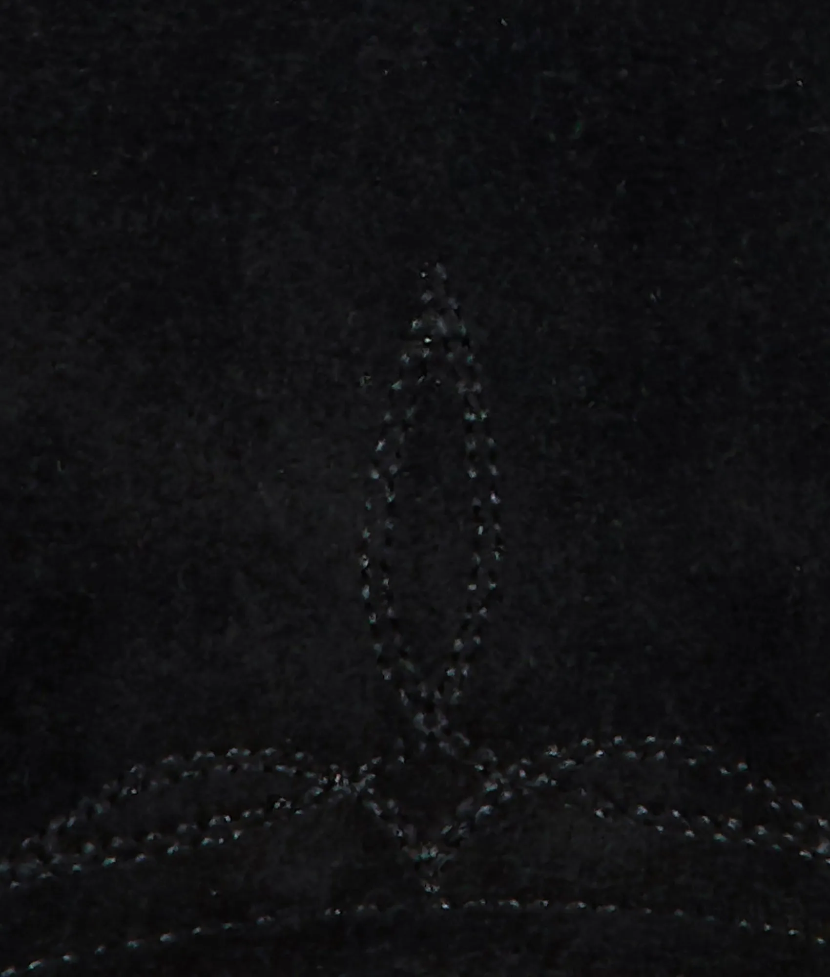 Eleanor :: Black