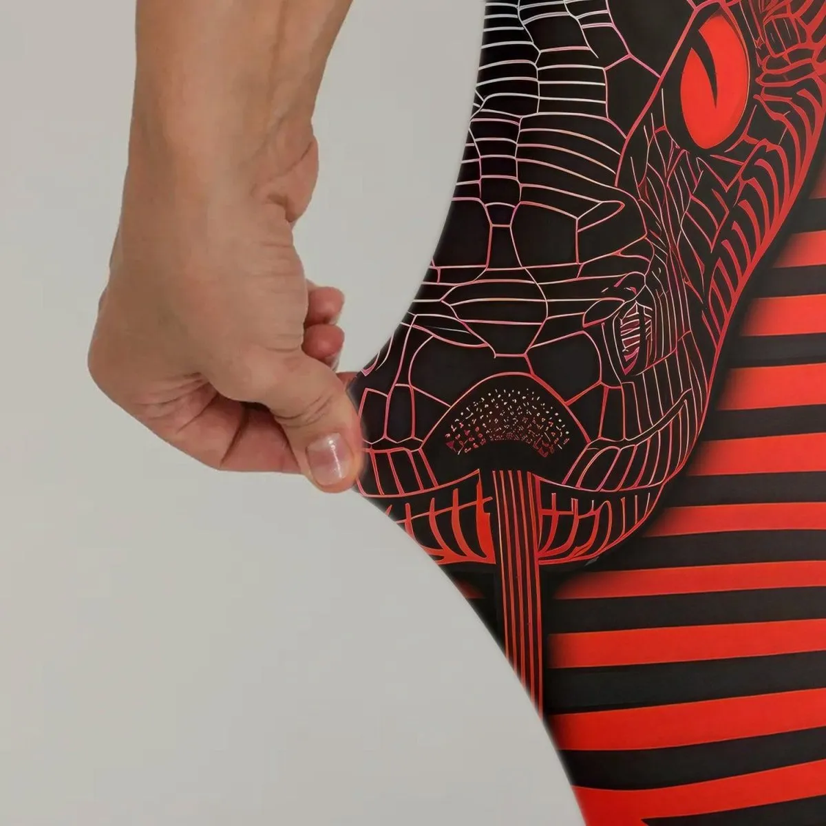 Red Eyes Snake Leggings