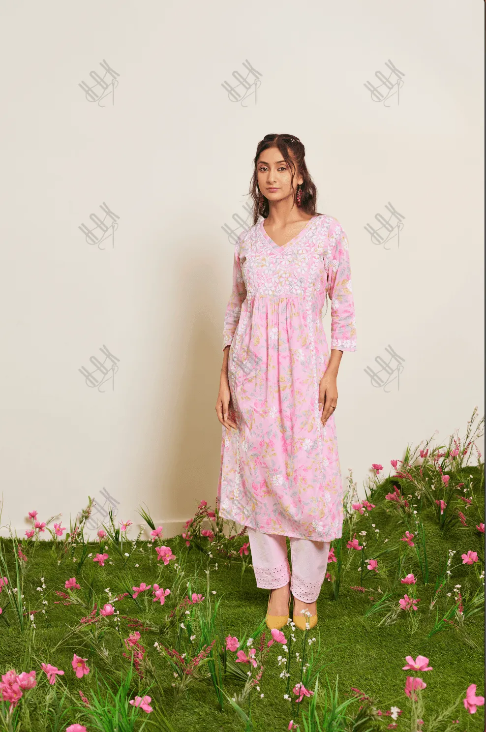 Samma Chikankari Long Kurta in Mul Cotton for Women- Baby Pink