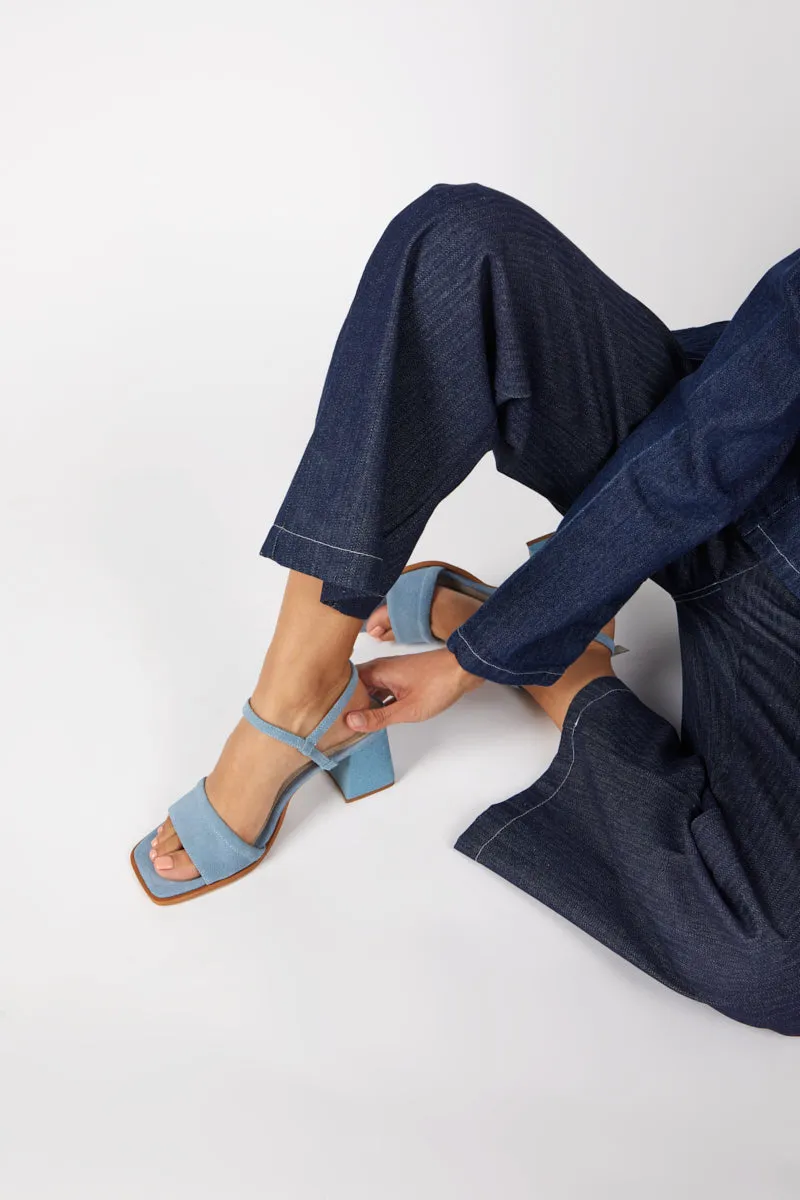 VALIDATED SUEDE HEEL