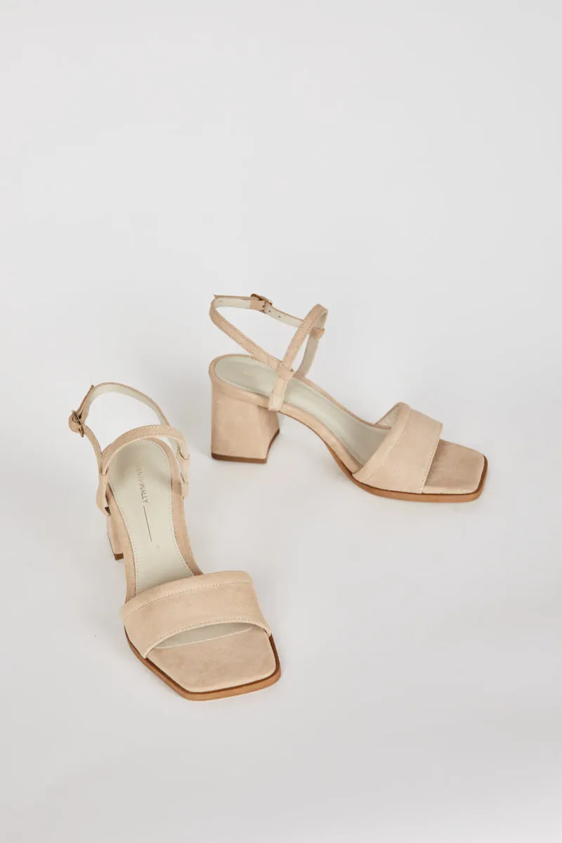 VALIDATED SUEDE HEEL